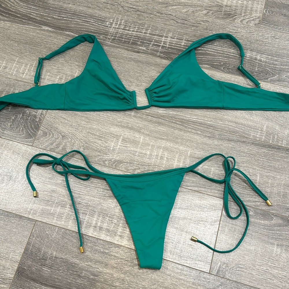 Away That Day Jade Palma Top (M) &‎ Capri Bottom (S)